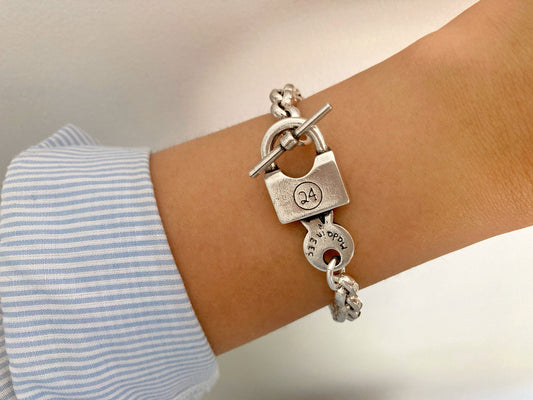 Silver bracelet, Lock Clasp Bracelet, Silver Toggle Clasp Bracelet, Lock bracelet, T bracelet